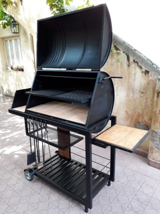 Barbacoa Artesanal Negra y Marrón