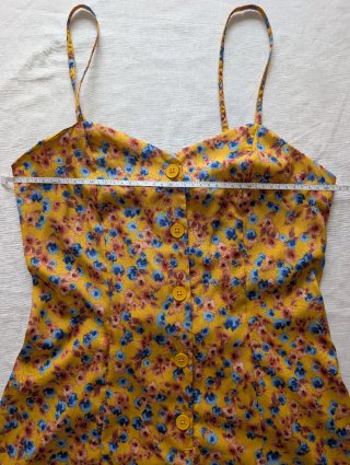Mono corto floral Primark talla 40 amarillo