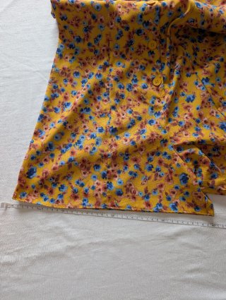 Mono corto floral Primark talla 40 amarillo