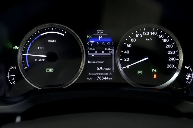 Lexus IS 2.5 300h ECO