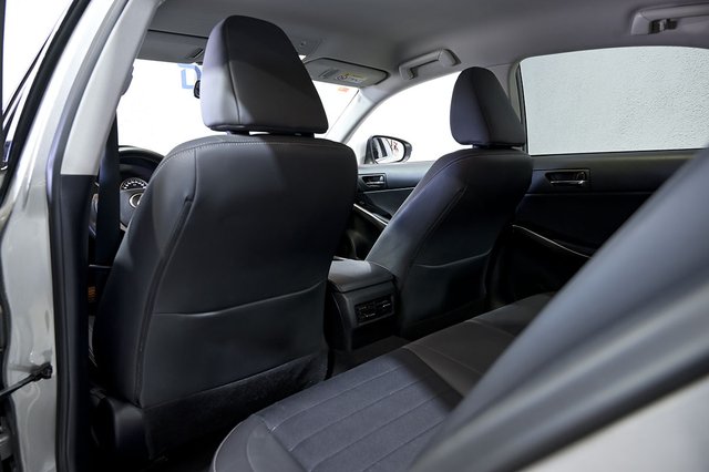 Lexus IS 2.5 300h ECO
