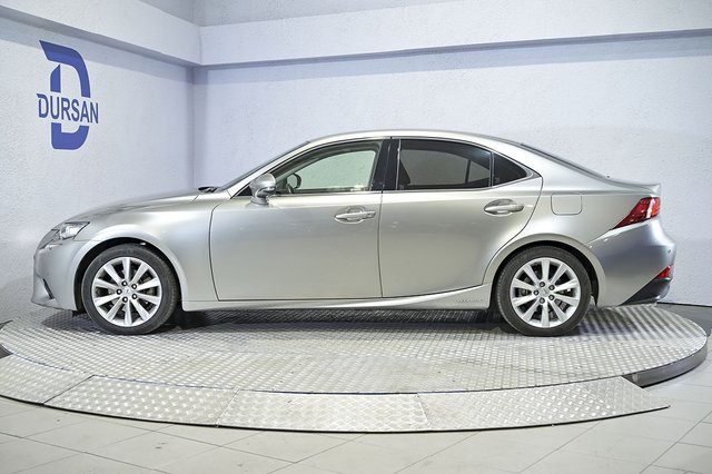 Lexus IS 2.5 300h ECO