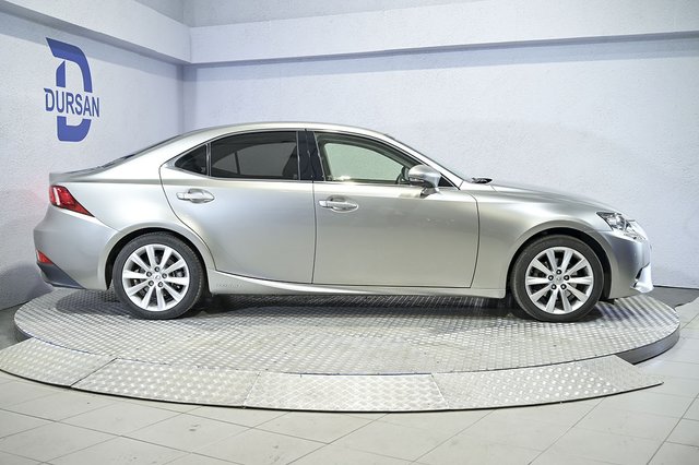 Lexus IS 2.5 300h ECO