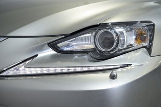 Lexus IS 2.5 300h ECO