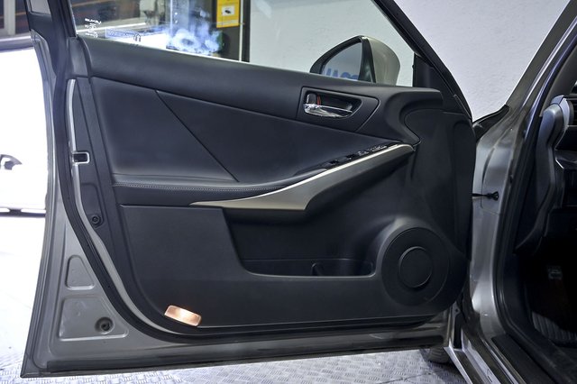 Lexus IS 2.5 300h ECO