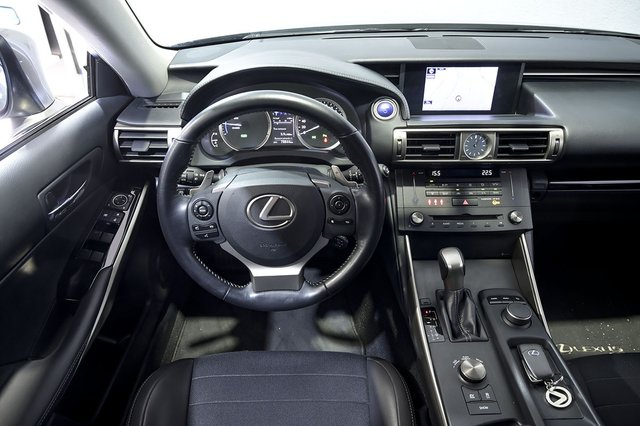Lexus IS 2.5 300h ECO