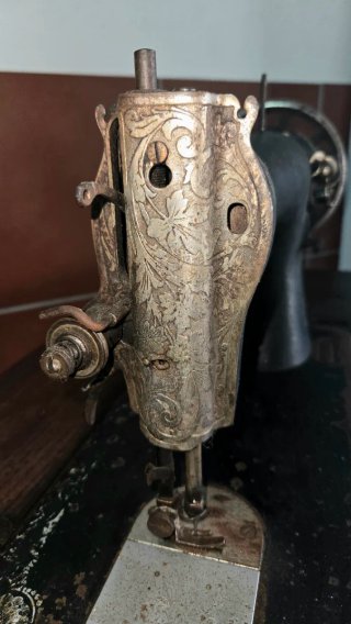 Máquina de coser Singer antigua Modelo 27K