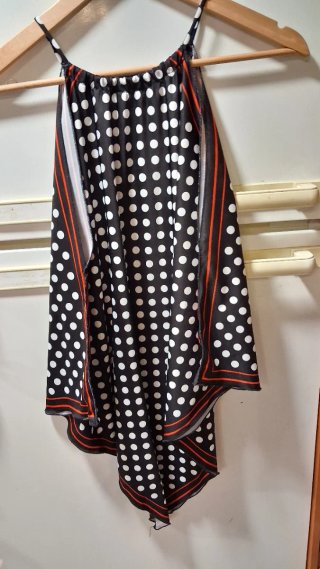 Blusa Zara lunares negra y roja Talla M