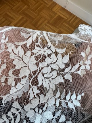 Mantilla de boda encaje beige y blanco