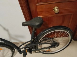 Bicicleta urbana negra