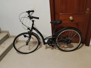 Bicicleta urbana negra