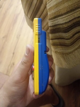 Game Boy Color Edición Limitada Pikachu