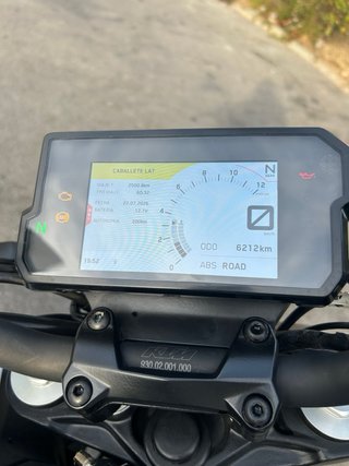KTM Duke 125 Blanca y Naranja