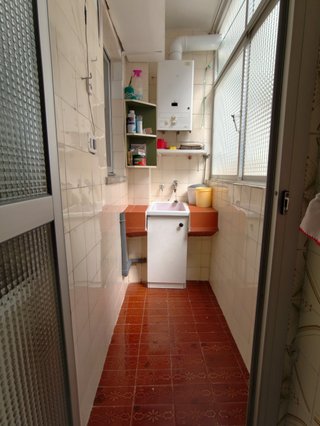 Vendo piso zona Hipercor junto Colegio Agustinos