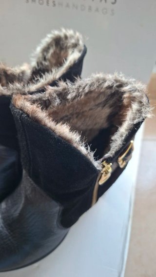 Botines Hispanitas Negros Piel y Ante