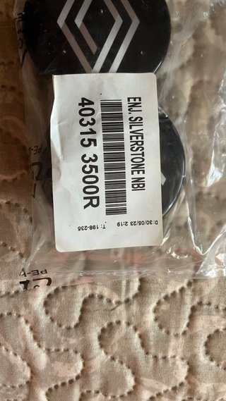 Tapabujes Llantas Renault Austral