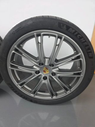 4 Llantas Porsche Panamera originales con neumátic