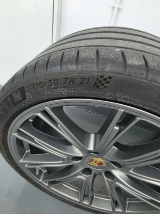 4 Llantas Porsche Panamera originales con neumátic