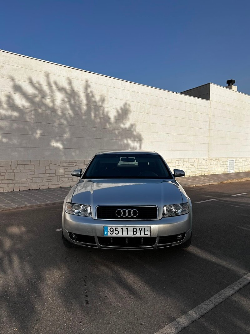 Audi A4 2002 - foto 1