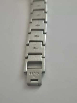 Orologio Swatch con diamanti
