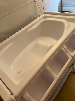 Cambiador bebé con bañera