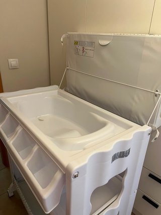 Cambiador bebé con bañera