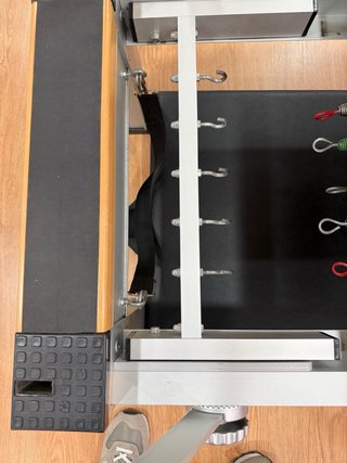 Reformer Pilates Aluminio Bonpilates con torre