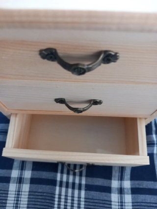 Joyero de madera con 3 cajones