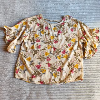 Blusa floral beige y multicolor