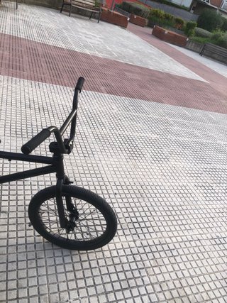 Bicicleta BMX Negra