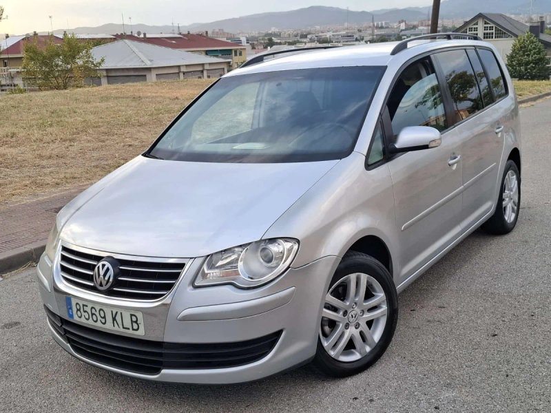 Volkswagen Touran 2009 - foto 1