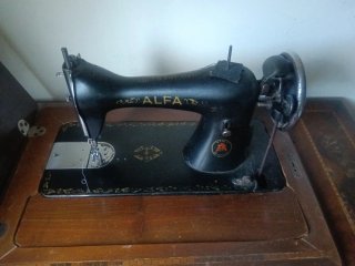 Máquina de coser Sigma antigua