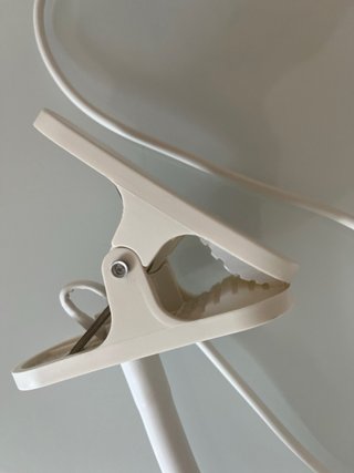 Lámpara LED NÄVLINGE Pinza Blanca