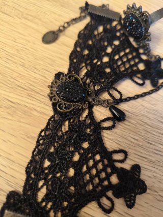 Bracciale pizzo nero con anello