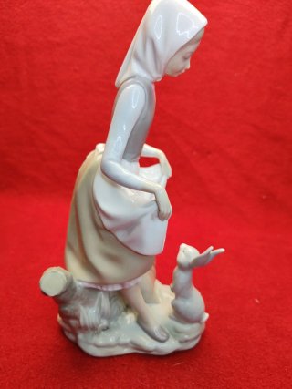 Figura Lladro Niña con Conejo
