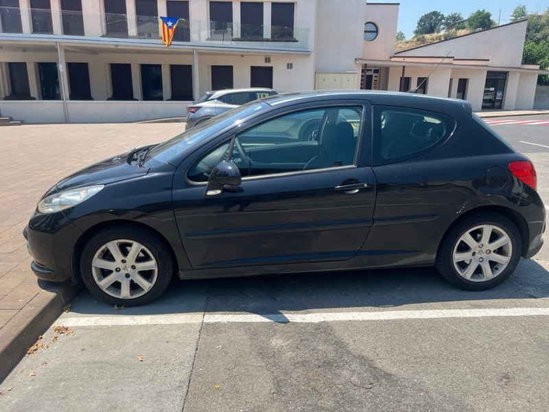 Peugeot 207 2006 - foto 1