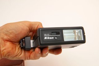 Flash Nikon SB-10 Speedlight + Funda