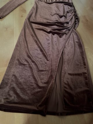 Vestido Terciopelo Marrón de Bershka