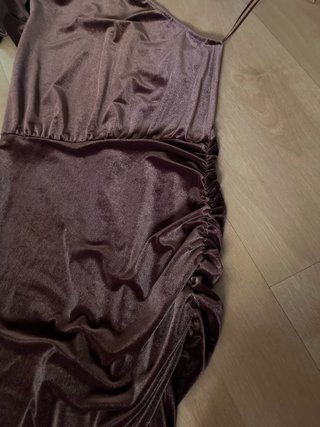 Vestido Terciopelo Marrón de Bershka
