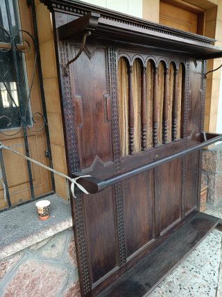 Perchero antiguo de castaño