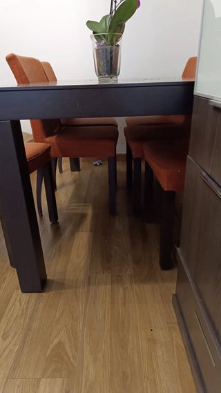 Mesa Comedor Negra con 4 Sillas Naranja