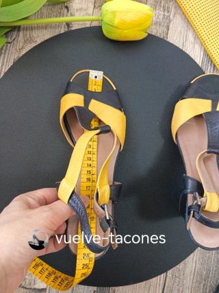 Sandalias de piel negras y amarillas * AUDLEY * 37