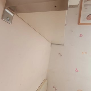 Dos estantes de pared melamina y soporte niquelado