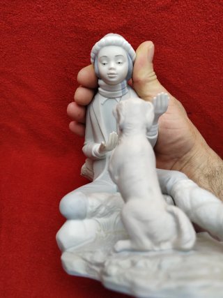 Figura Lladro Niño con perro