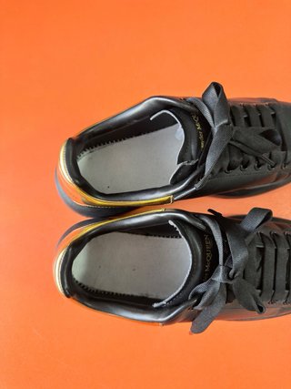 Alexander McQueen Doradas y Negras