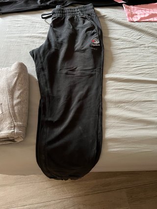 Pantalón y sudadera Reebok chica