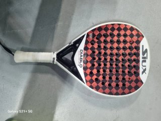 Pala Padel Siux Diablo Revolution Pro 3 roja