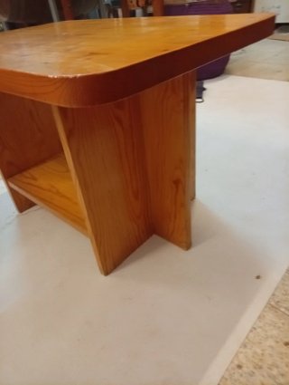 Mesa auxiliar pino macizo con balda