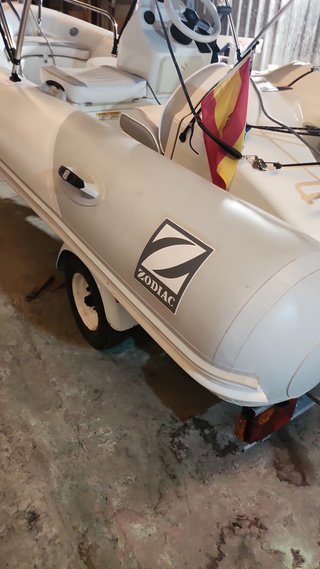 Zodiac Yachline 3.80 Semirrígida