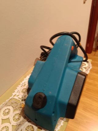 Cepillo Eléctrico Black & Decker DN710